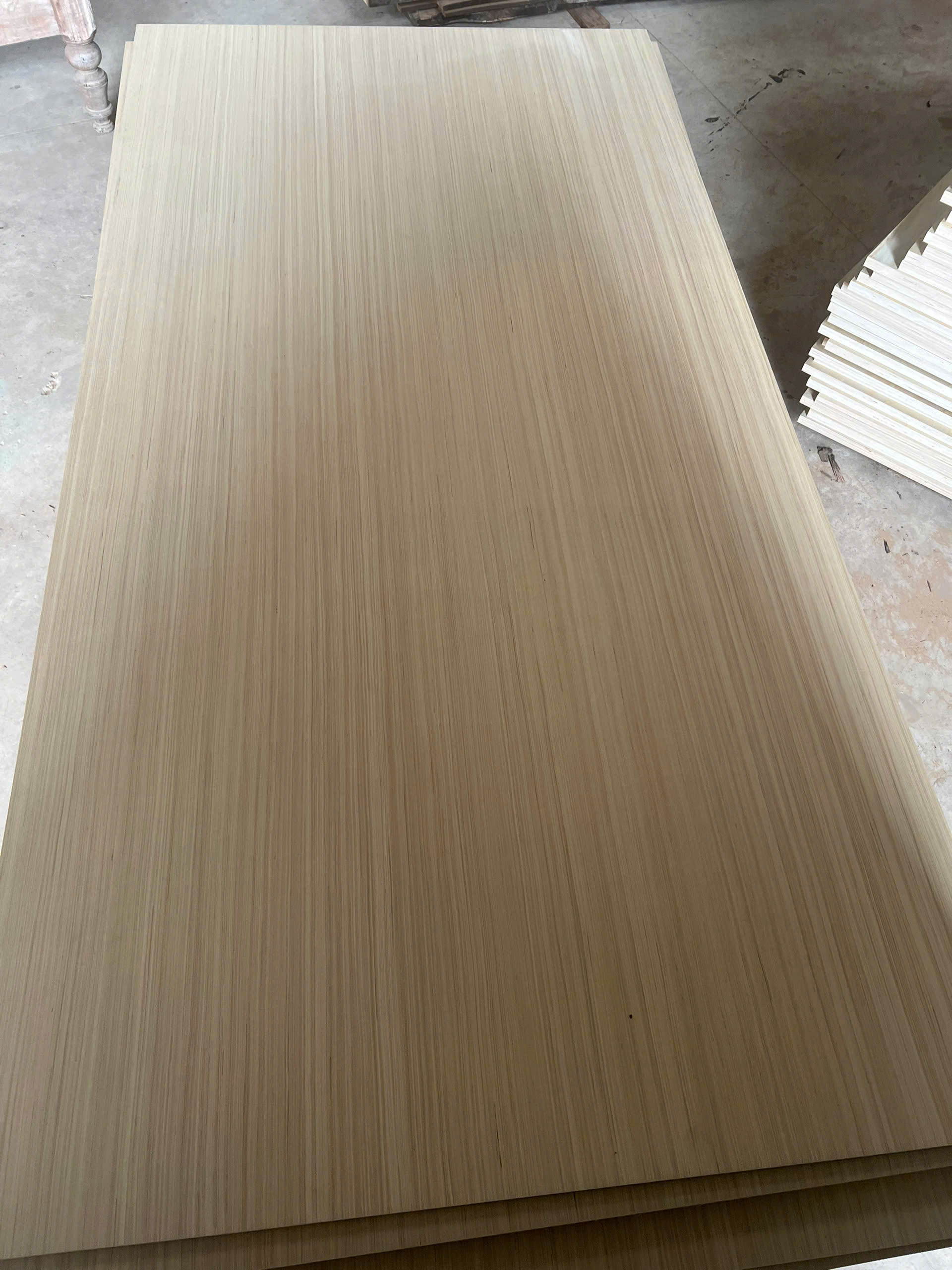 Ván ép mặt nhân tạo 4